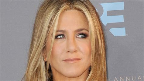 jennifer aniston real last name.